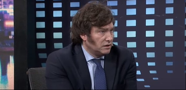 Javier Milei definió a Elisa Carrió como "un parásito" que sólo sabe "chupar sangre del Estado"