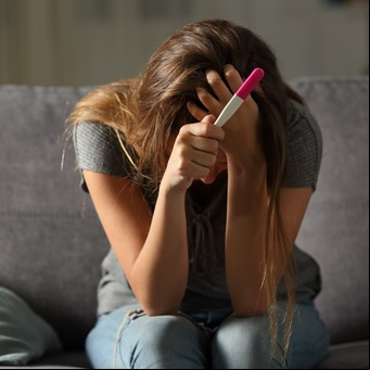 La Justicia decidirá si un plan nacional para prevenir el embarazo en la adolescencia debe seguir 