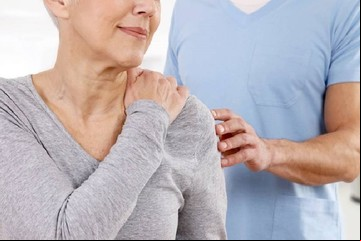 La vitamina que ayuda a tratar la osteoporosis y protege los huesos