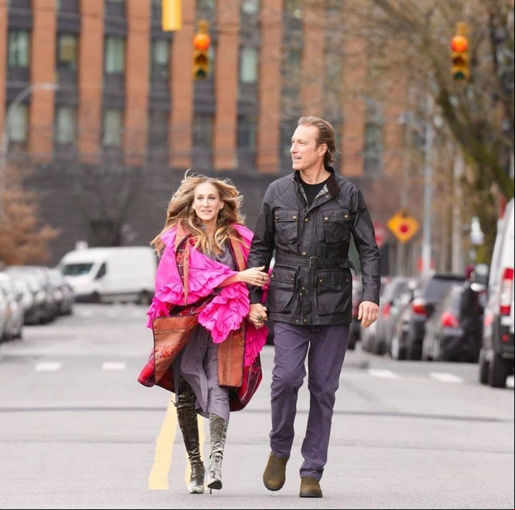 Junto a Sarah Jessica Parker en un capítulo de “Sex and the City”, la serie a la que le dijo que no en más de una oportunidad. Fotos Archivo Clarín