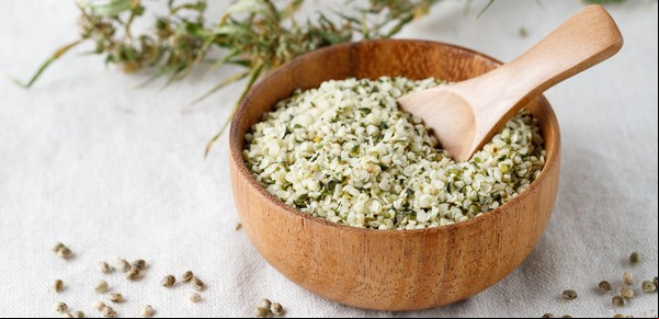 Se reglamentó la ley que permite fabricar alimentos y cosméticos con cannabis