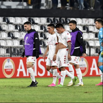 La debacle de Huracán: de un cierre de año prometedor a esta nueva crisis con DTs echados, vestuario roto y el descenso cerca