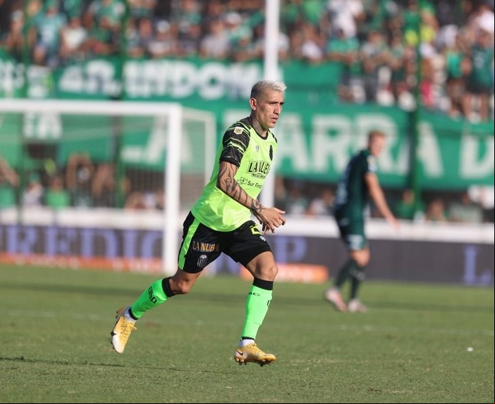 Ricardo Centurión disputó su último partido con Barracas Central el 16 de abril frente a Vélez. Foto: Prensa Barracas Central.
