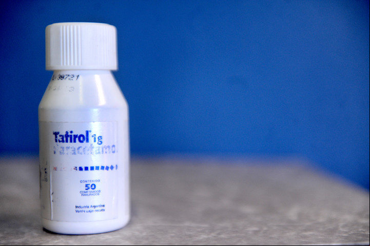 El paracetamol y el ibuprofeno son analgésicos de venta libre pueden ayudar con los dolores.