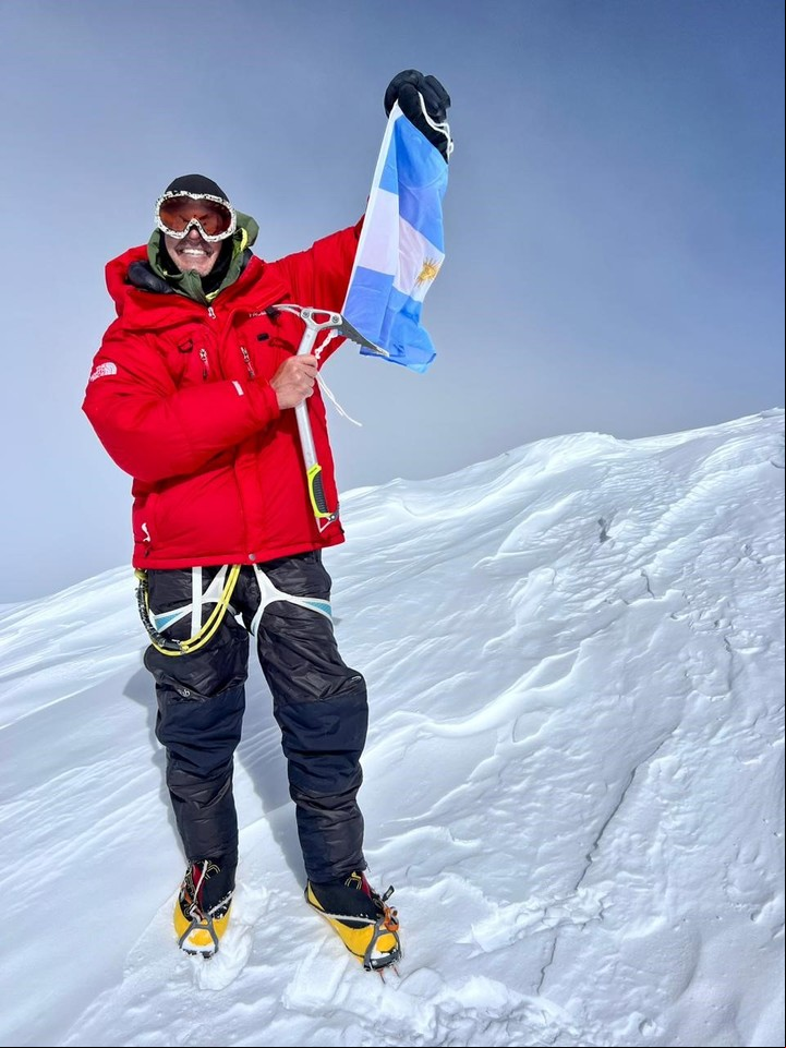 Juan Pablo Toro en la cumbre del Nanga Parbat. Foto: Instagram @juanp_toro.