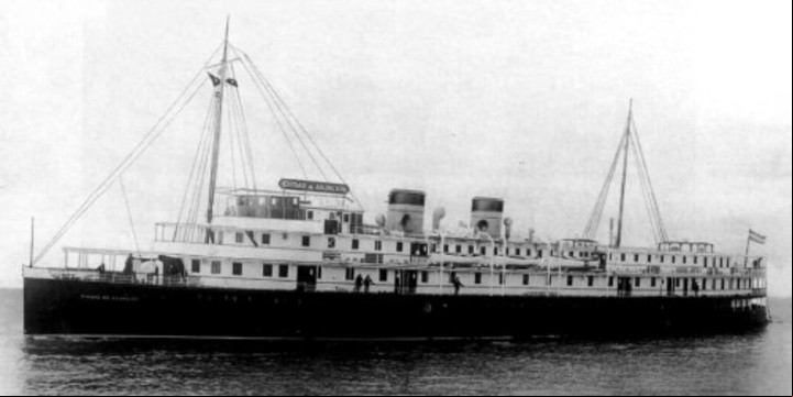 El buque "Ciudad de Asunción" hacía la ruta Montevideo - Buenos Aires.