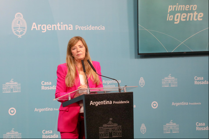 Gabriela Cerruti habló sobre la economía y cuestionó al FMI.
