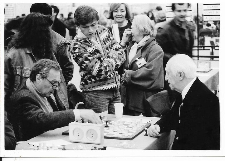 Oscar Panno y Miguel Najdorf, en la Olimpíada de Tesalónica 1988.
Foto @dllada