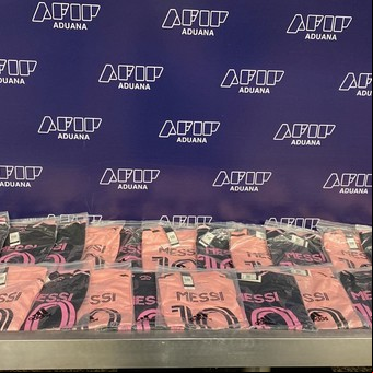 Alerta en Aduana por el ingreso ilegal al país de la camiseta de Messi en el Inter Miami: "Es el nuevo fetiche"