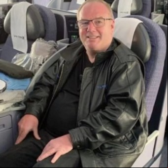 La increíble vida del hombre que ya viajó 37 millones de kilómetros en avión