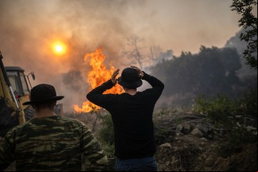 Ola de calor e incendios en Europa: el fuego ya llega a la Costa Azul sa