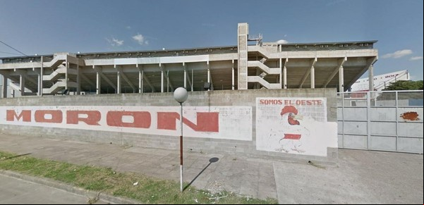 Dos motochorros le robaron 10 millones de pesos a un dirigente de Deportivo Morón en el estacionamiento del estadio