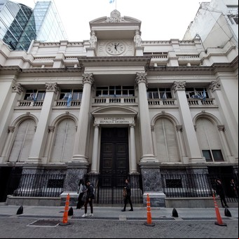 El Gobierno espera la llegada de US$ 300 millones en billetes antes de las PASO