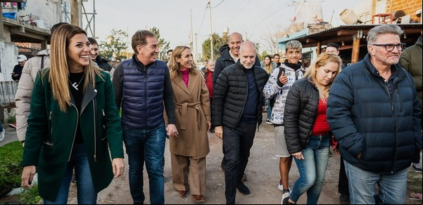 El raid de Diego Santilli en el conurbano: 16 horas de campaña, con promesas contra el "abandono" y la inseguridad