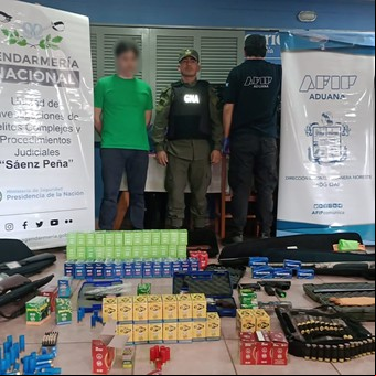 Desarticularon una banda que comercializaba armas y municiones por encomienda: sospechan que las enviaban a Brasil