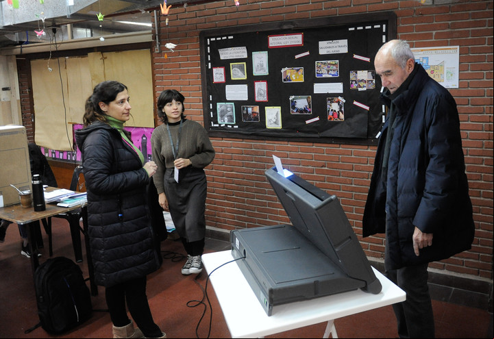 El voto electrónico, motivo de reclamos en la ciudadanía porteña. Foto: Federico López Claro.