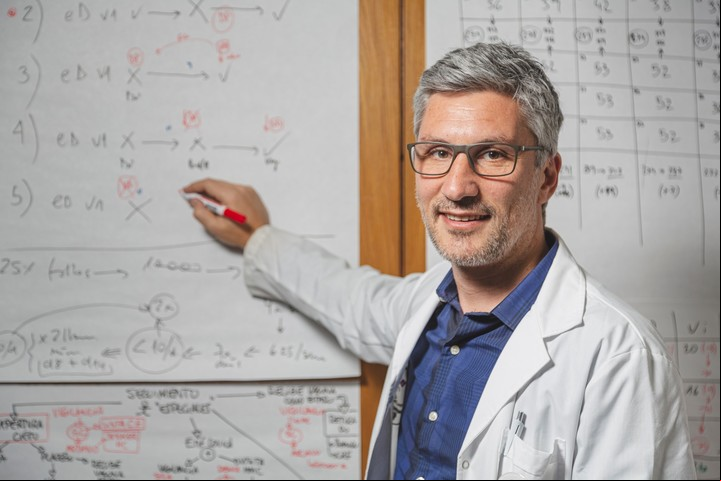 Gonzalo Pérez Marc, el investigador del Hospital Militar Central que lideró el estudio de la vacuna en Argentina.
