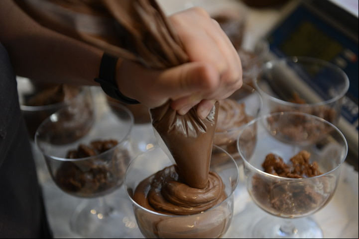 Reposteros en acción en Casa Sáenz Botánico. Foto: Ariel Grinberg