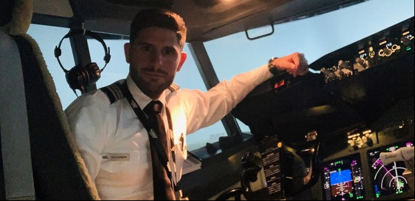Dejó todo para cumplir su sueño de ser piloto de avión en Estados Unidos
