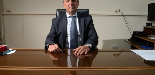 El juez que denunció a una prostituta por robarle la billetera recuperó su cargo