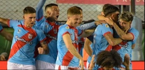 Arsenal se lo dio vuelta a Argentinos y todavía sueña con la permanencia
