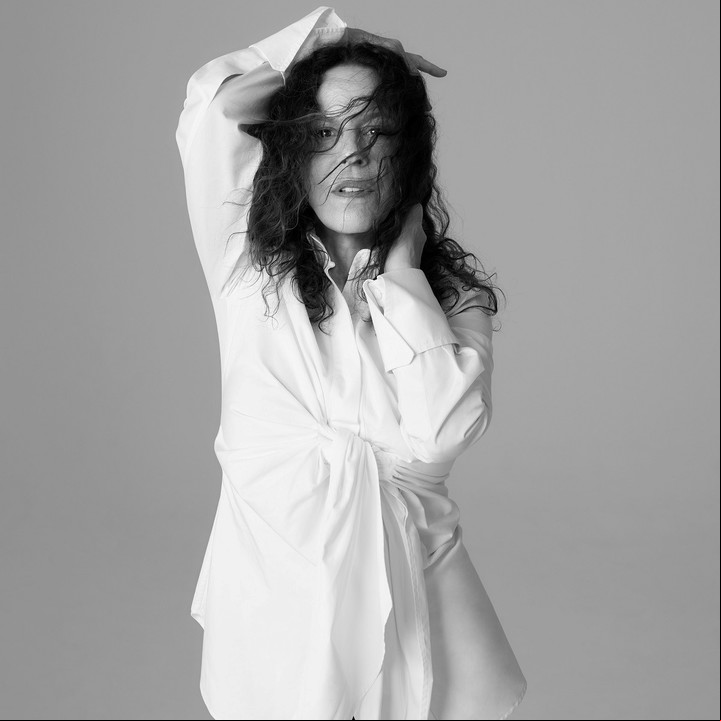 Bebel Gilberto primero saldrá de gira por los Estados Unidos. Recién en 2024 hará Brasil y, tal vez, la Argentina. Foto de prensa.