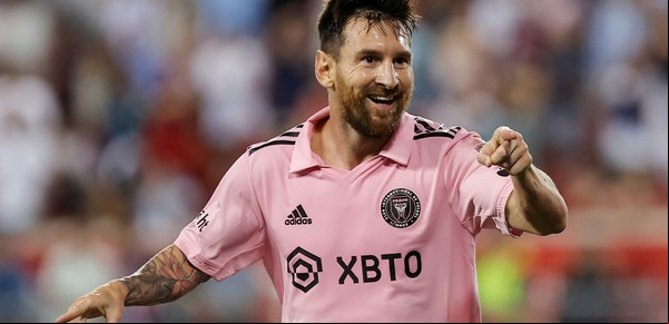 Cómo hizo Messi para convertir una camiseta rosa en el objeto más deseado y popular del mundo