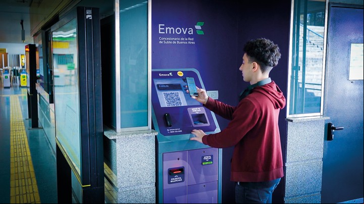 Desde este lunes se pueden hacer recargas a través de billeteras virtuales en las máquinas de las estaciones de subte.