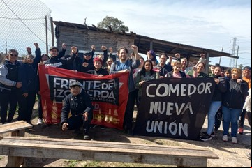 "Los piqueteros napolitanos": tres italianos viven la experiencia del corte y la protesta porteños, invitados por el Polo Obrero
