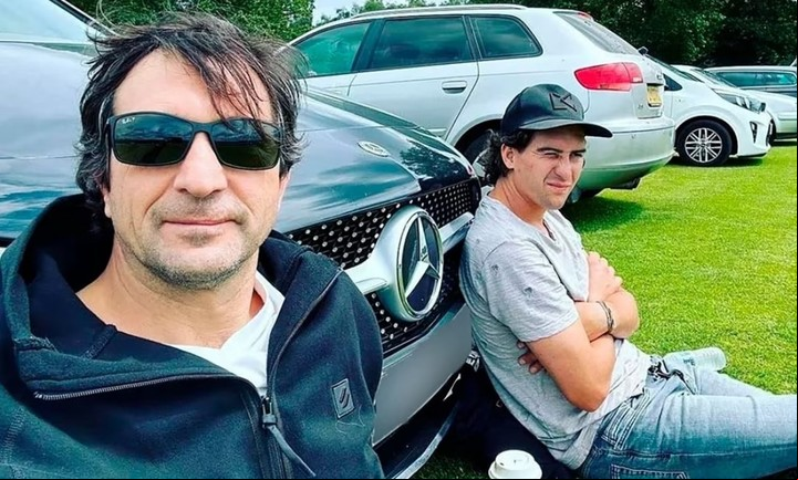 Cruz Novillo Astrada junto a su papá Eduardo.