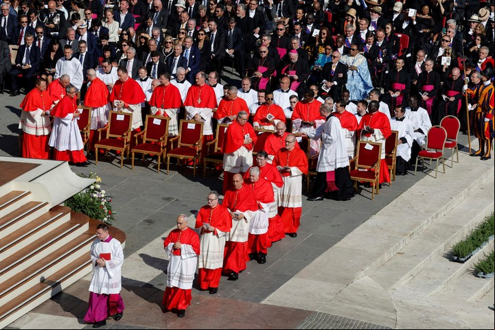 El Papa durante el nombramiento de cardenales en San Pedro. Foto: ANSA