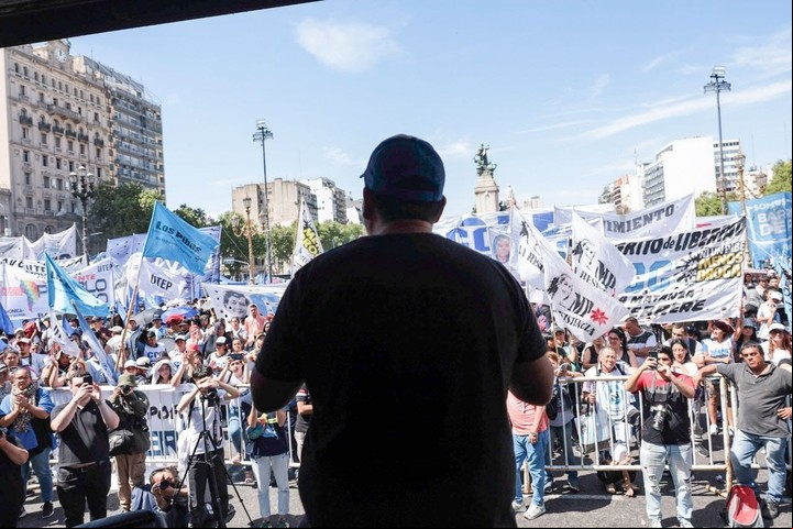 Alejandro Gramajo. El futuro secretario general de la UTEP, este 10 de octubre frente al Congreso. Foto (UTEP)