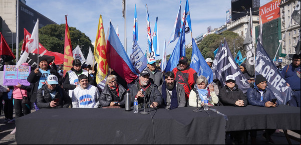 Los piqueteros anuncian un corte y acampe en la 9 de Julio para el miércoles y le meten presión al Gobierno a días de las elecciones