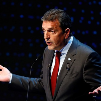 Cuánto golpea a Massa el estallido del dólar y de nuevo la corrupción