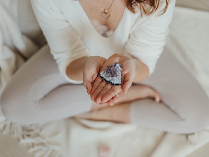 Entre los cristales y las personas se debe producir “un magnetismo mutuo”, explicó Traversa. Foto: ilustración Shutterstock