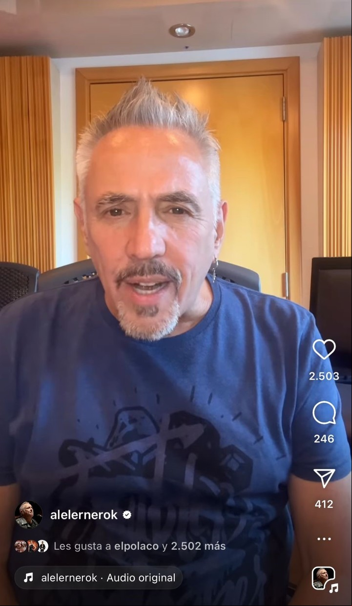 Alejandro Lerner en el video que subió leyendo la misiva.