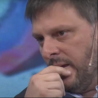 Leandro Santoro lloró y explicó por qué se bajó del balotaje porteño: "Fueron las 48 horas más difíciles de mi vida"