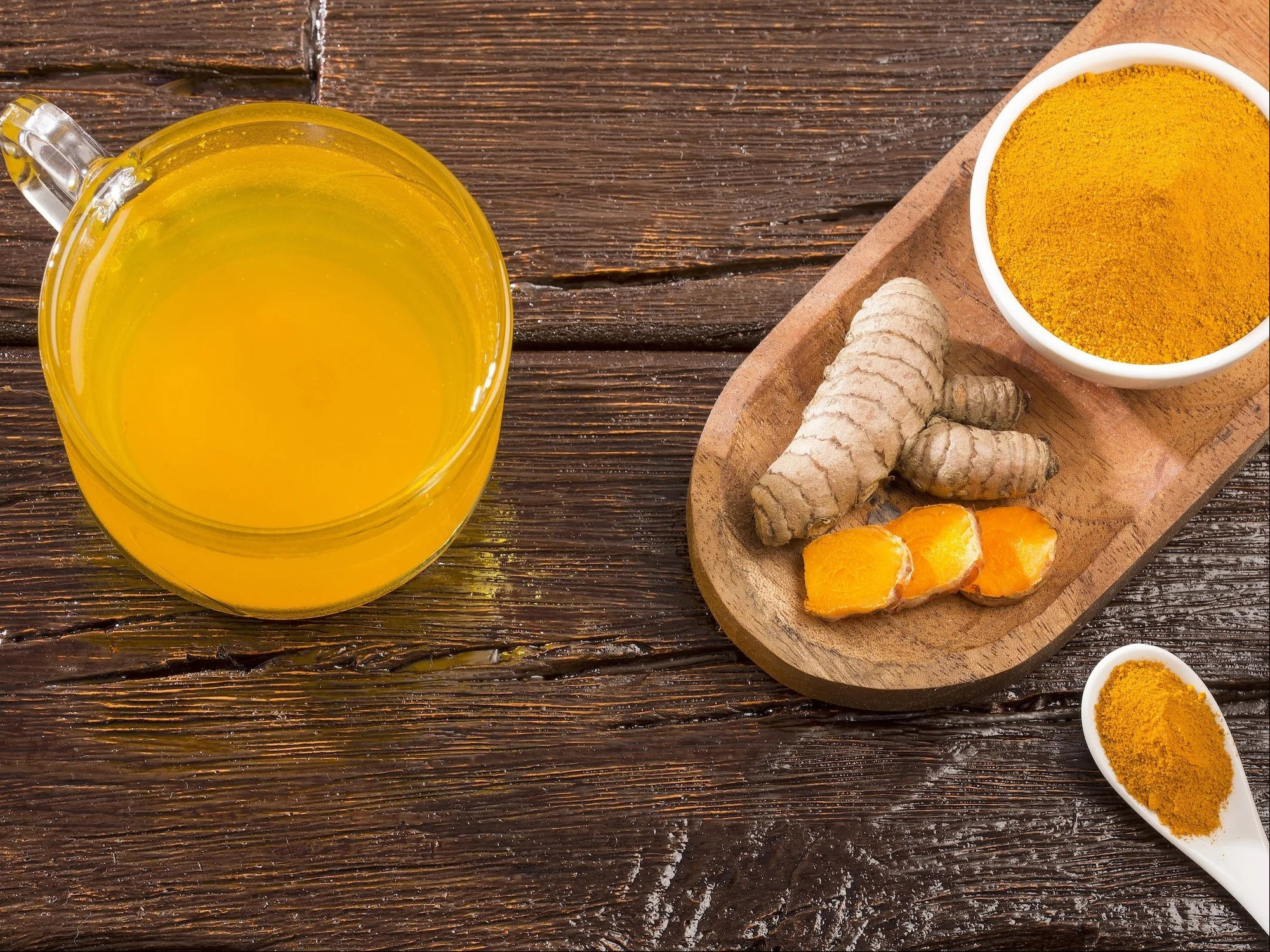 Té de cúrcuma. Curcumina. Ayuda a la artritis, la digestión y la inflamación.