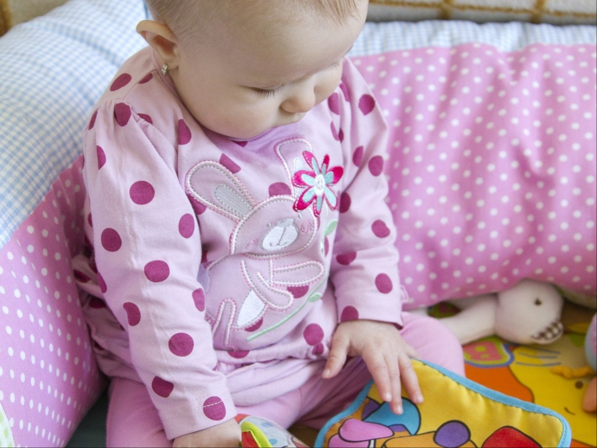Hay bebés expuestos a un entorno multilingüe. Foto: Pixabay.