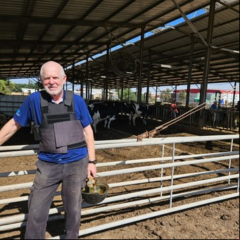 La sorprendente historia del tambo de Nirim en Israel y de un argentino dispuesto a no abandonar sus vacas lecheras