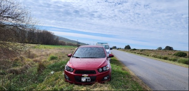 Se llevaron un suculento botín de un exclusivo country de Tandil, pero una huella en un auto los delató