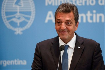 Sergio Massa salió en busca del voto de los cordobeses: pidió disculpas, prometió fondos y agitó la campaña del miedo contra Milei 