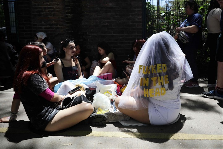 El furor por Taylor Swift trascendió las fronteras y fans del continente aprovechan las los beneficios del dólar barato en Argentina. Foto: Martín Bonetto