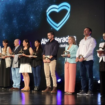 En una noche de pura inspiración, cerró la 14° edición del Premio Abanderados