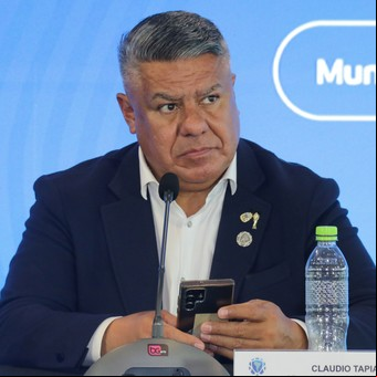 Milei habilitó las sociedades anónimas y la AFA quedó en jaque por un artículo del DNU: cuál es la fecha límite que le dio el Gobierno