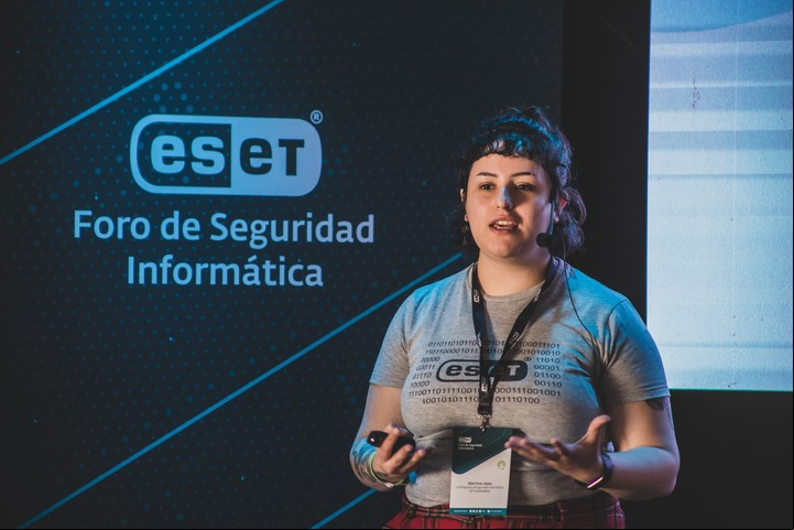 Martina López expuso sobre phishing y cómo la IA está afectando este tipo de engaño. Foto Prensa ESET