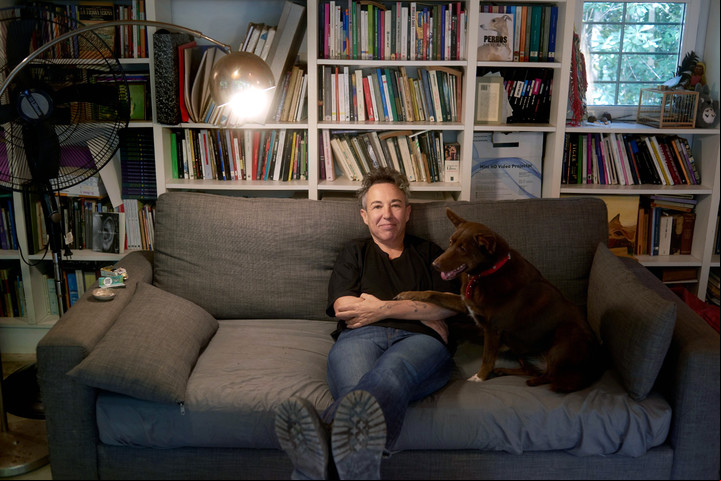 Gabriela Cabezón Cámara es una escritora y periodista argentina considerada de las figuras más prominentes la literatura latinoamericana contemporánea además ser destacada intelectual activista feminista socioambientalista. Foto Alejandra López - FTP CLARIN