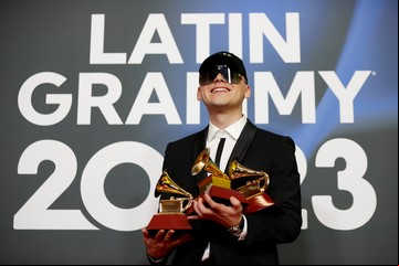B: Bizarrap por Pablo Schanton