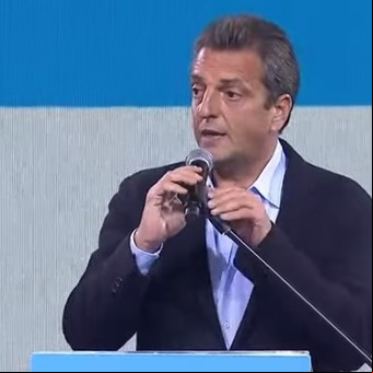 Sergio Massa reconoció la derrota: "Desde mañana, la responsabilidad de dar certezas es de Milei"