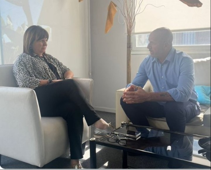 Patricia Bullrich se reunió con Waldo Wolff en 2024 por los presos porteños. Ahora están enfrentados mediáticamente.